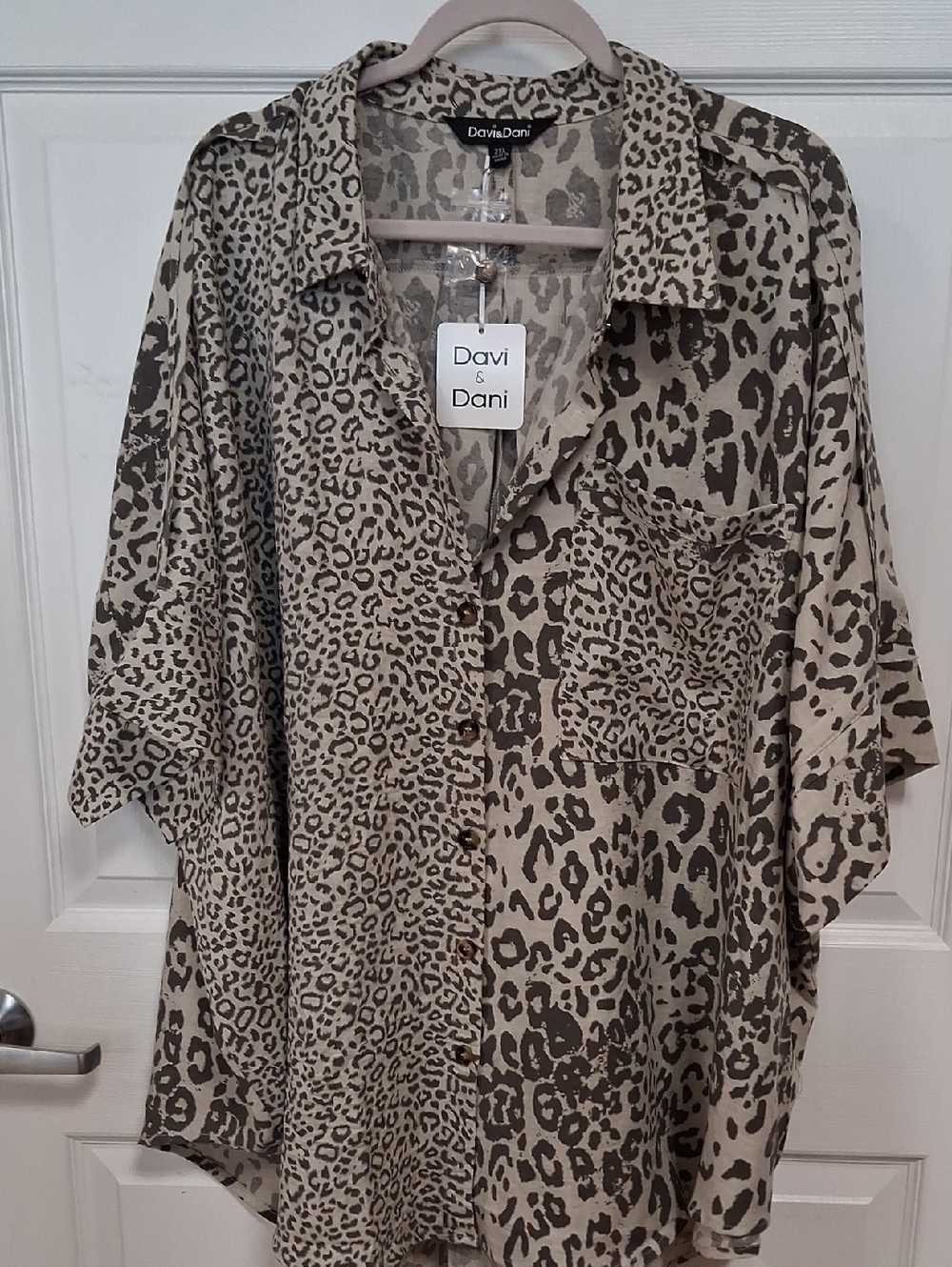DAVI & DANI Beige and Brown Leopard-Print Button Shirt